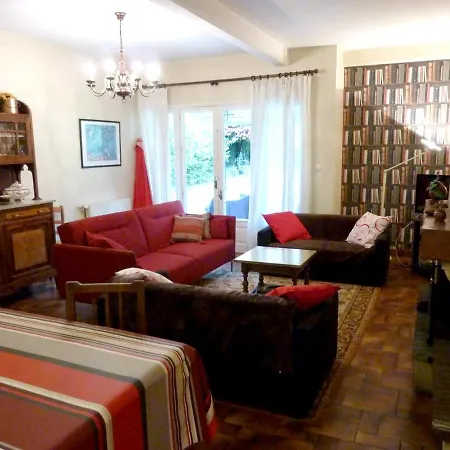 Holiday home Maison De 4 Avec Jardin Clos Et Wifi A Luz Saint Sauveur