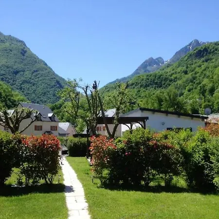 Holiday home Maison De 4 Avec Jardin Clos Et Wifi A Luz Saint Sauveur